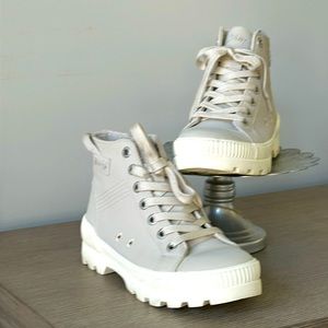 Blowfish forever lug sole sneaker size 8.5 taupe Venus